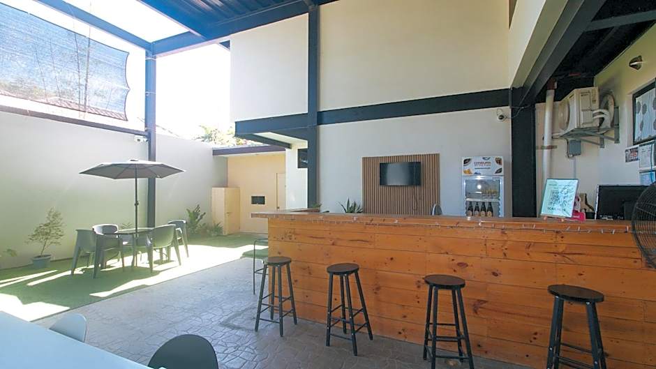 Mahayahay Lodge and Restaurant