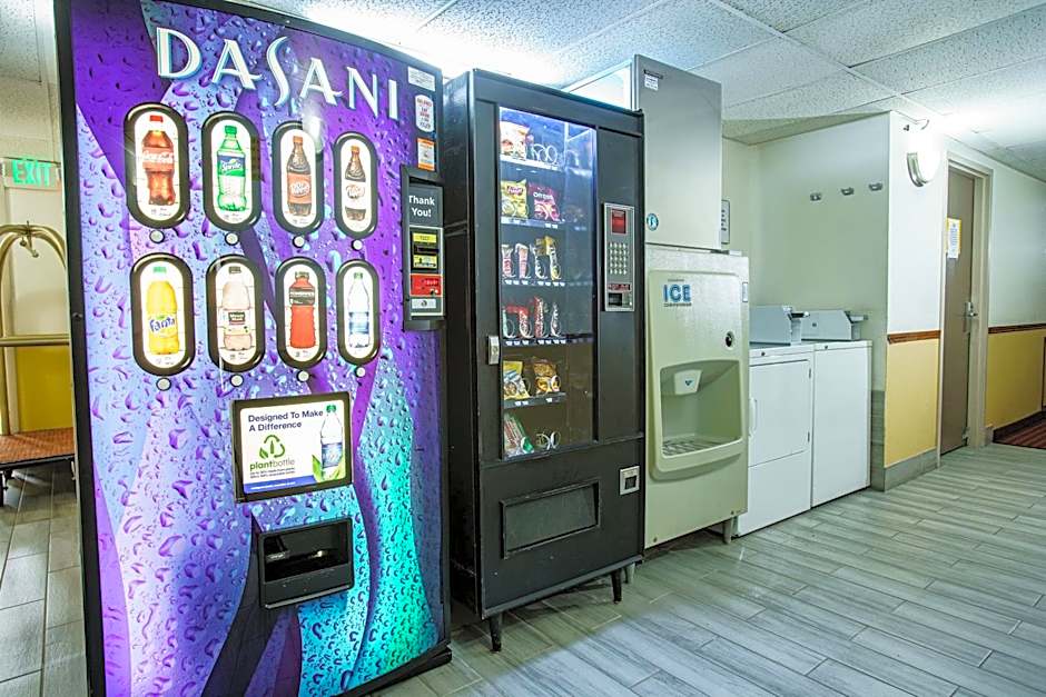 Super 8 by Wyndham Wichita Airport