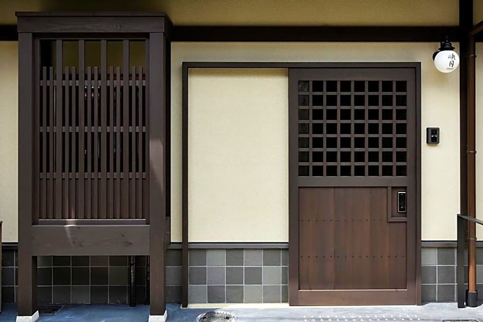 Eigetsu West East