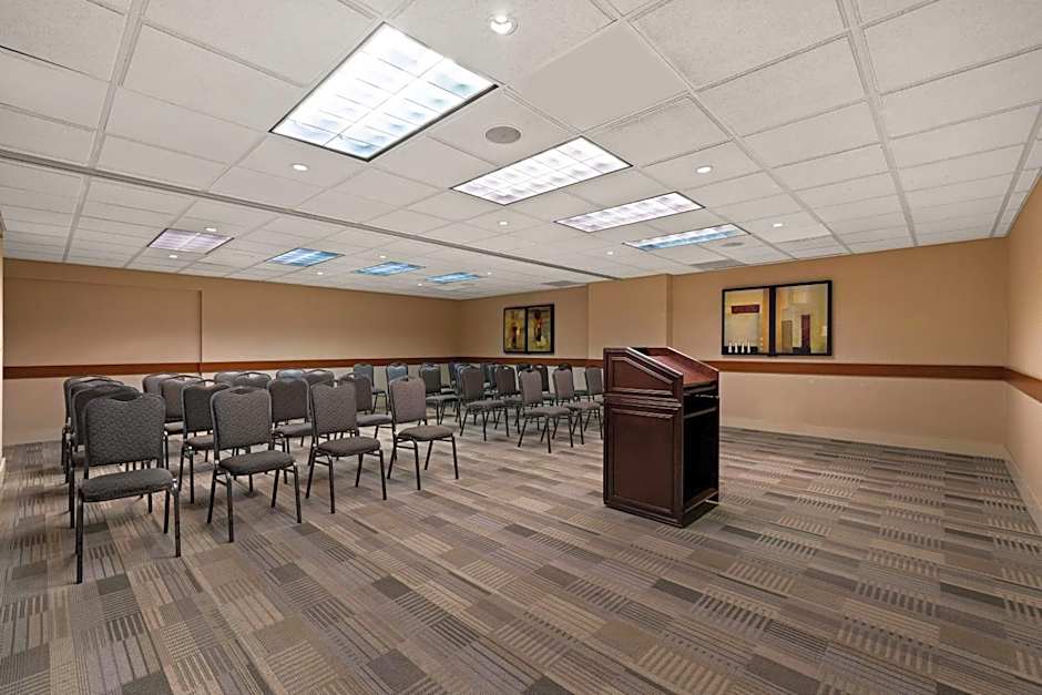 Best Western Plus Orangeville Inn & Suites