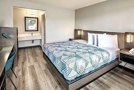 Deluxe Queen Room - Smoking