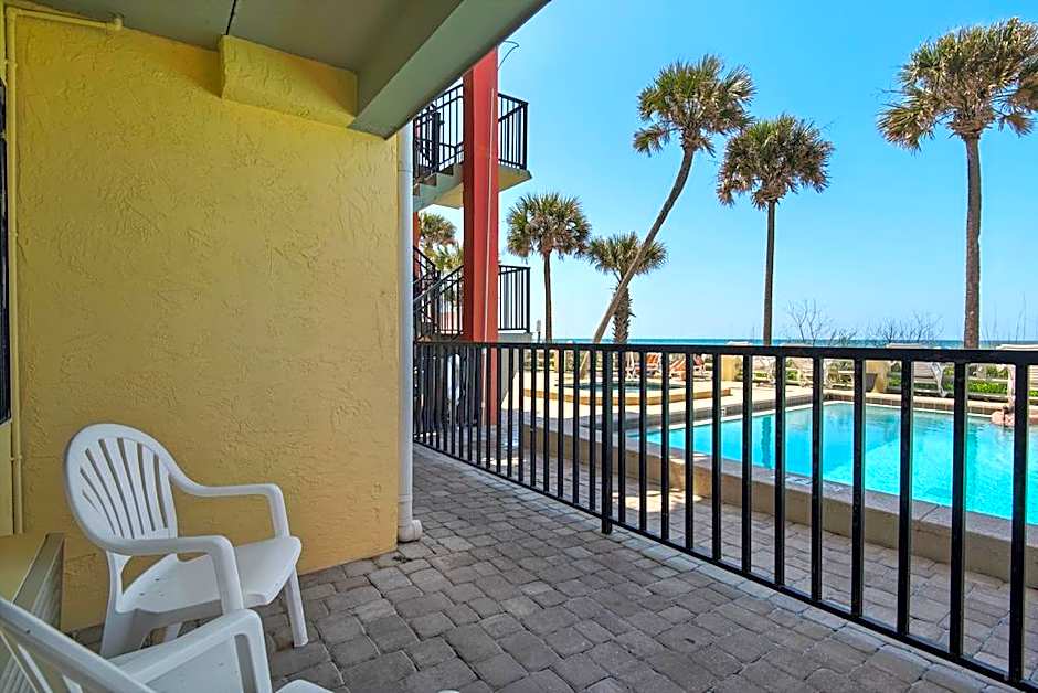 Ramada by Wyndham Panama City Beach / Beachfront