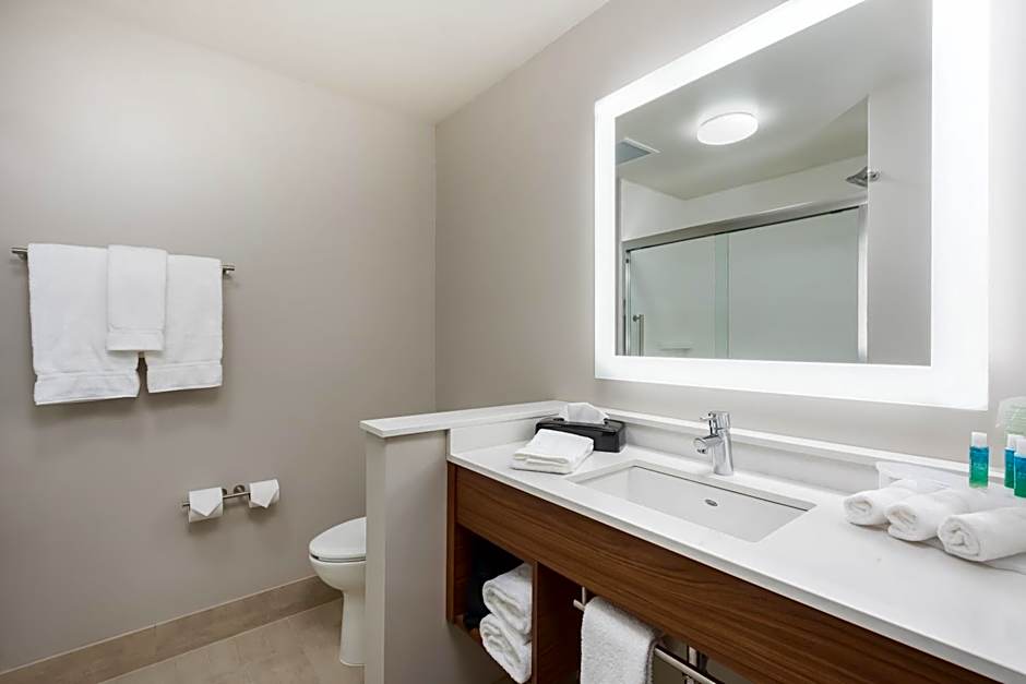 Holiday Inn Express & Suites West Plains Southwest By IHG