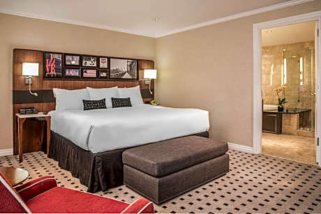 Presidential Suite, 1 King, Sofa bed