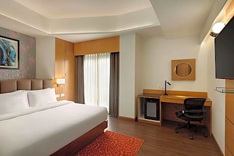 Deluxe Room with Valley View