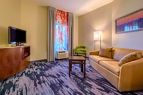 One-Bedroom Studio with King Bed and Sofa Bed