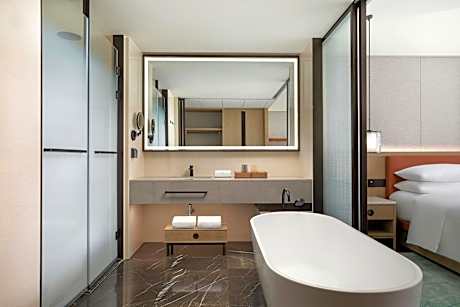 Deluxe Double, Guest room, 2 Double, Garden view, Balcony