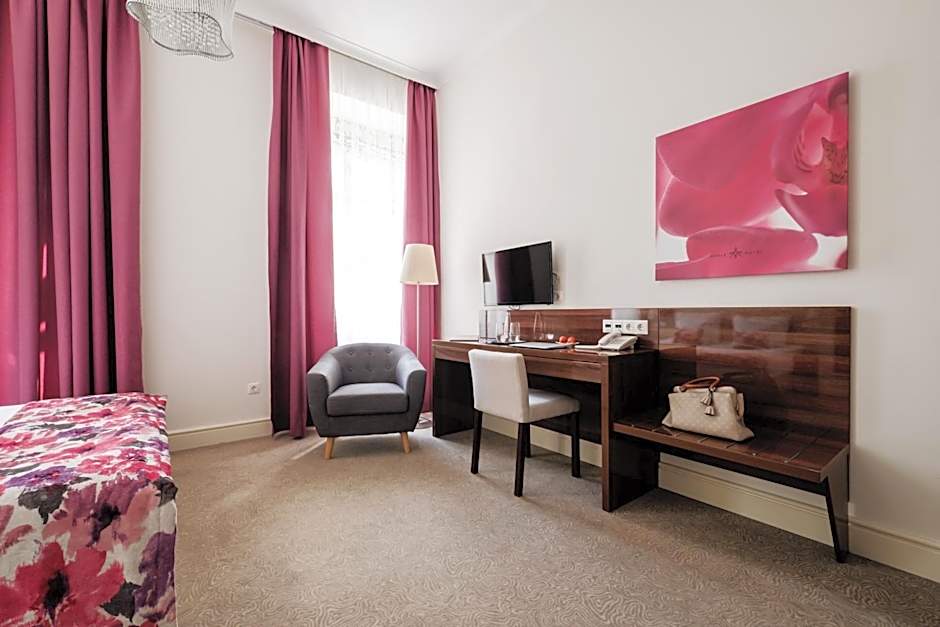 Adele Boutique Hotel