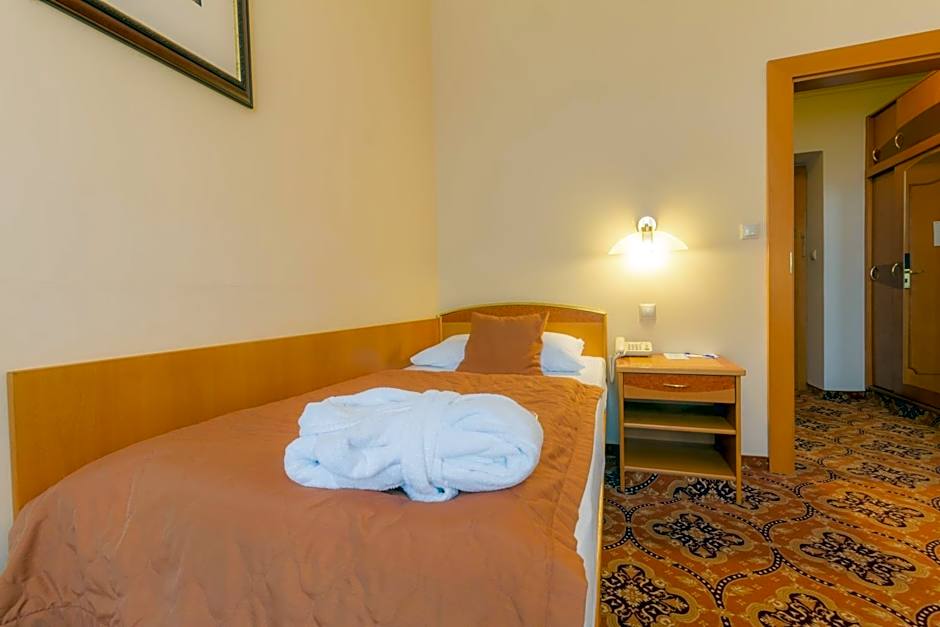 Ensana Hvězda - Imperiál - Neapol