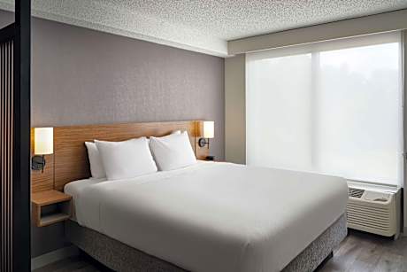 King Bed High Floor (with sofa bed)