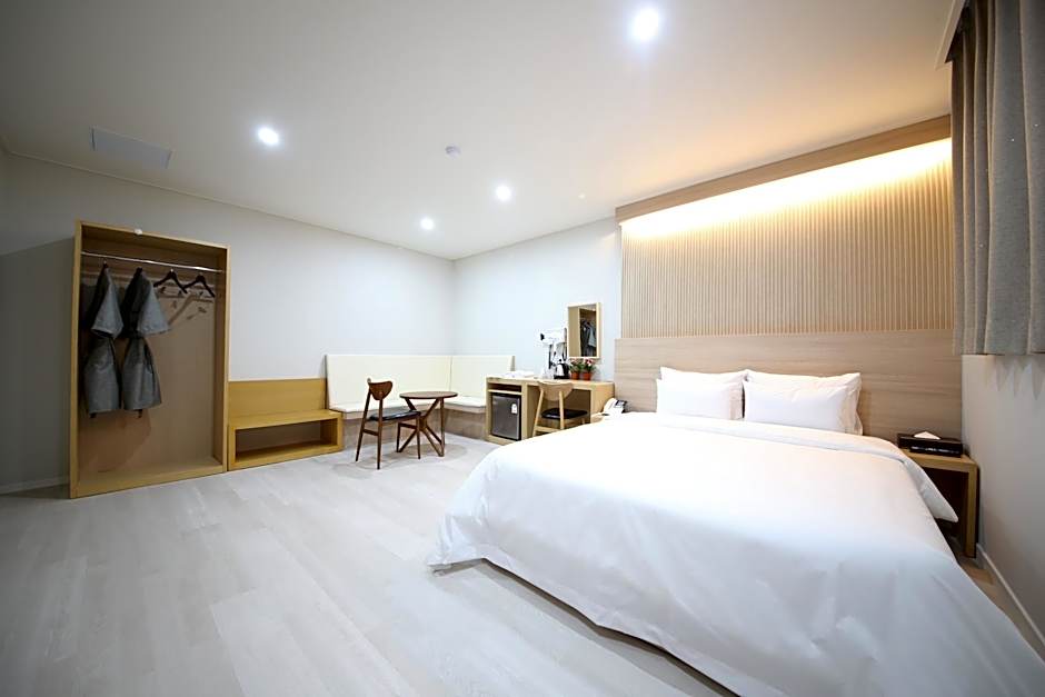 HARU HOTEL