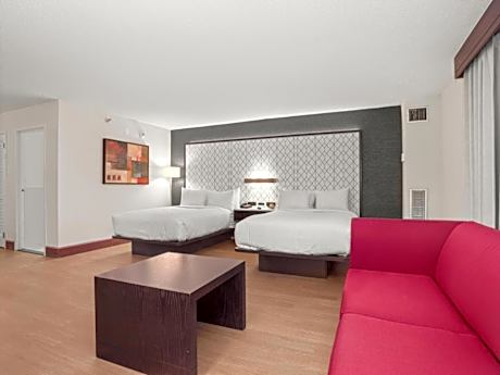 Suite with Two Double Beds - Non-Smoking