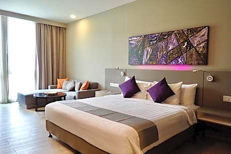 Deluxe King Room