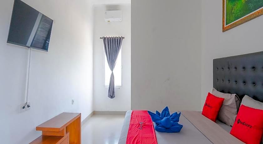 RedDoorz @ Uluwatu Suites