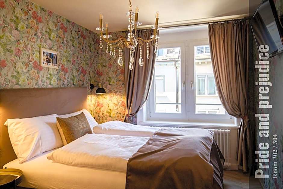 The Henry Self Check-In Guesthouse