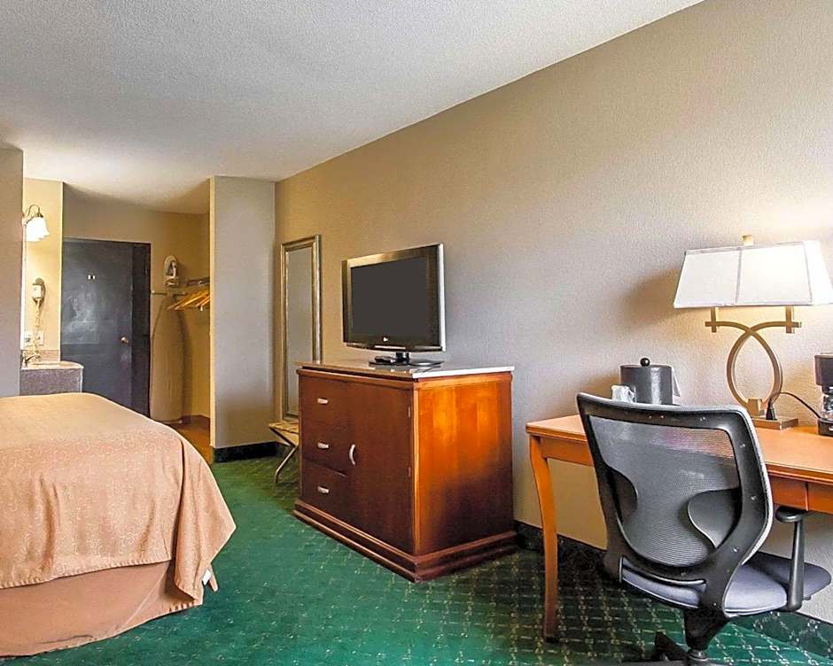 Quality Inn Cairo I-57