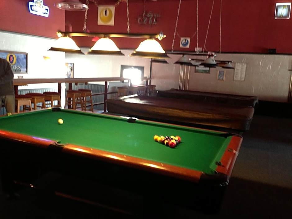 Petawawa River Inn & Suites