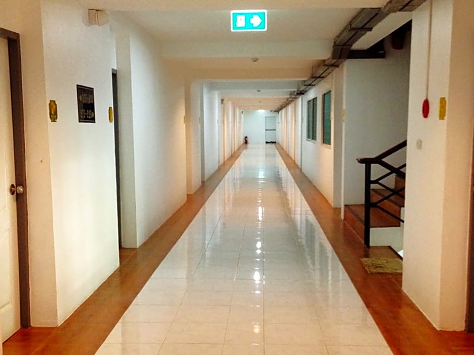 The Pride Hotel At Laemsing