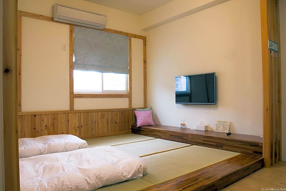 Books & Woods Bed and Breakfast