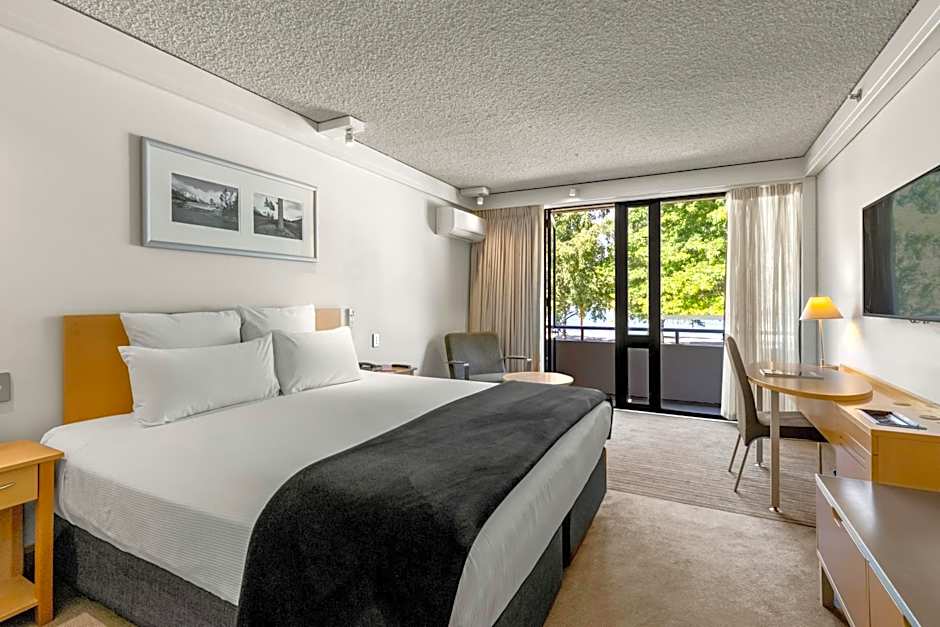 Novotel Queenstown Lakeside