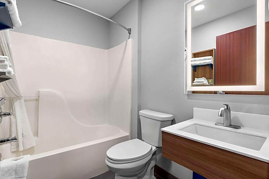 Microtel Inn & Suites by Wyndham Tulsa  Catoosa/Route 66