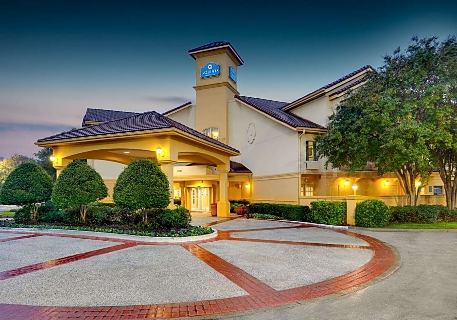 La Quinta Inn & Suites by Wyndham Dallas Addison Galleria