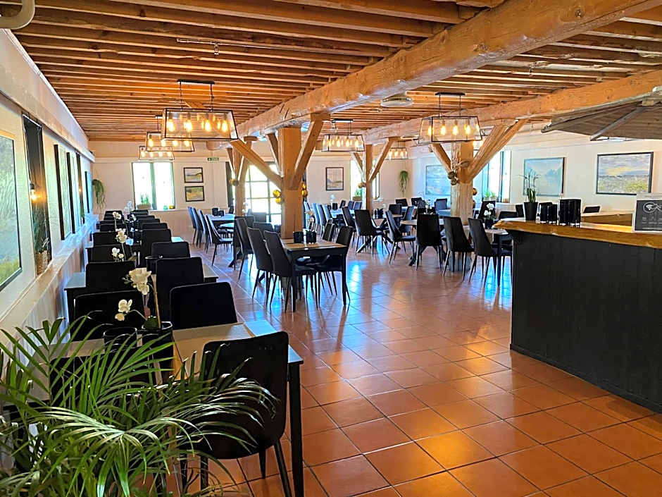 Sunde Fjord Hotel, free and easy parking