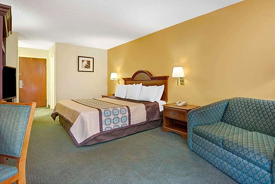 Days Inn by Wyndham Burlington East