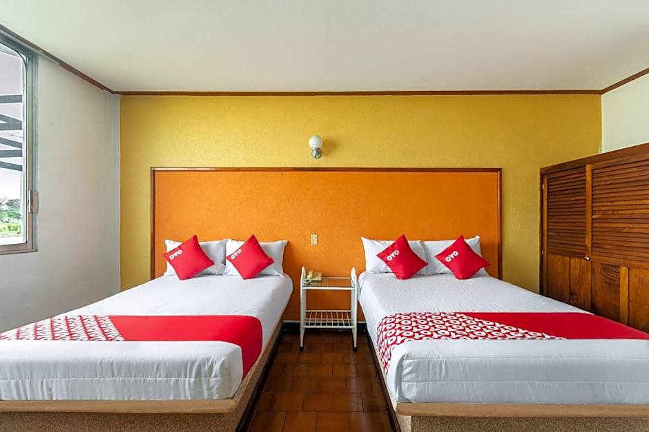 OYO Hotel Casa Blanca