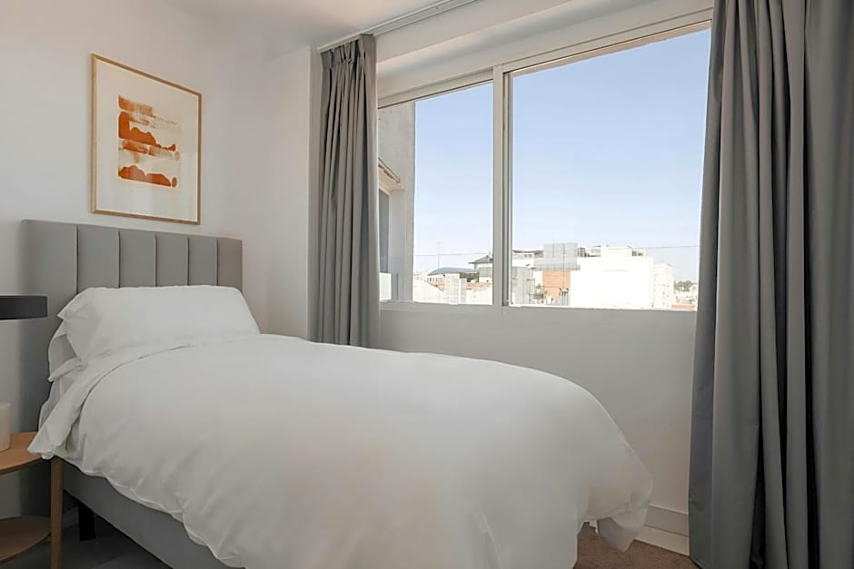 Sonder Santa Ana – Madrid, NC