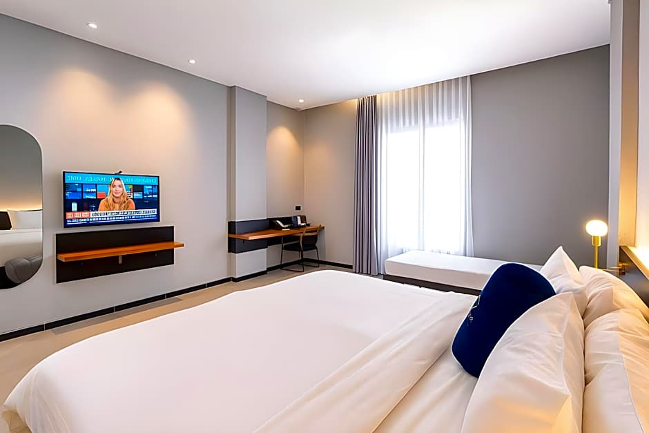 Hotel Youstay Semarang by Sinergi