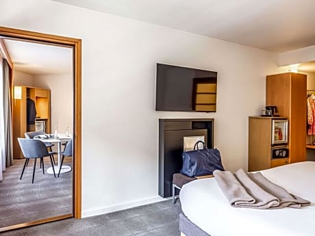 Suite With 1 Double Bed And 1 Double Sofa Bed