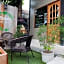 Lipe - Bloom Cafe and Hostel