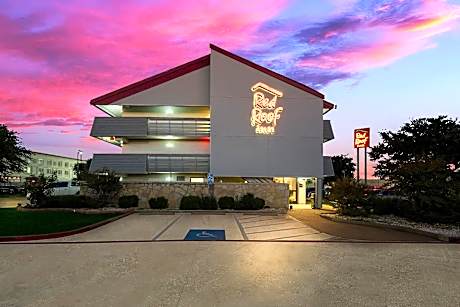 Red Roof Inn Dallas - DFW Airport North