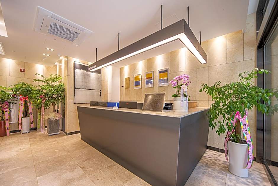 Gwangju HOUND Hotel (formerly Gwangju Washington Hotel)