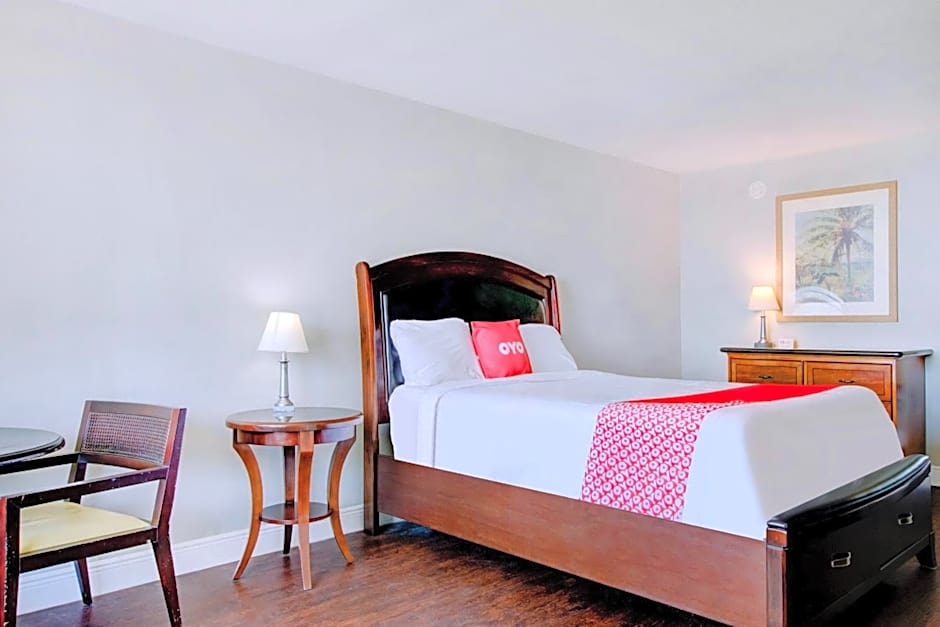 OYO Hotel Dundee By Crystal Lake