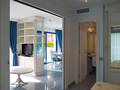 Deluxe Apartment (2 Adults)