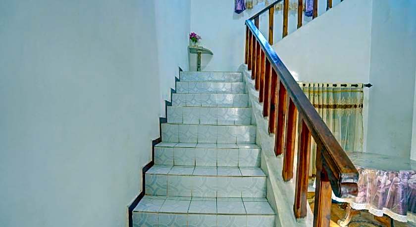 Collection O 92897 Hotel Intan Near Kantor Syahbandar Bawean