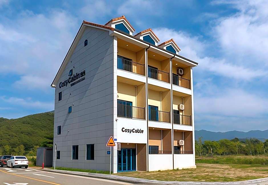 CozyCove Boutique Hotel