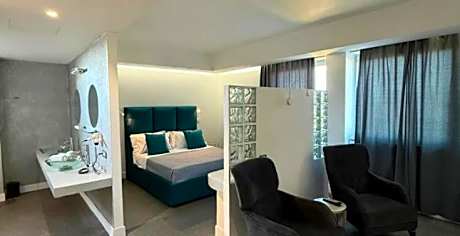 Junior Suite with Garden View