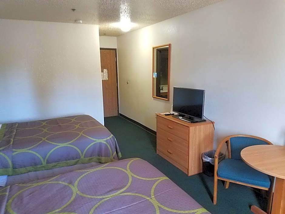 Super 8 by Wyndham Houghton Lake