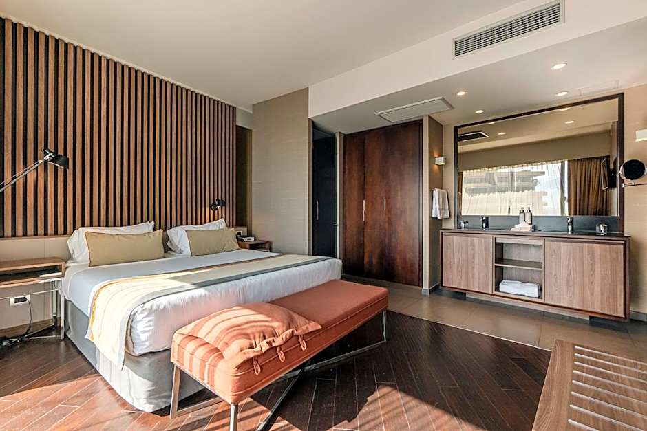 DoubleTree by Hilton Santiago Kennedy