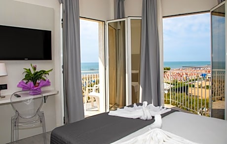 Triple Room with Sea View