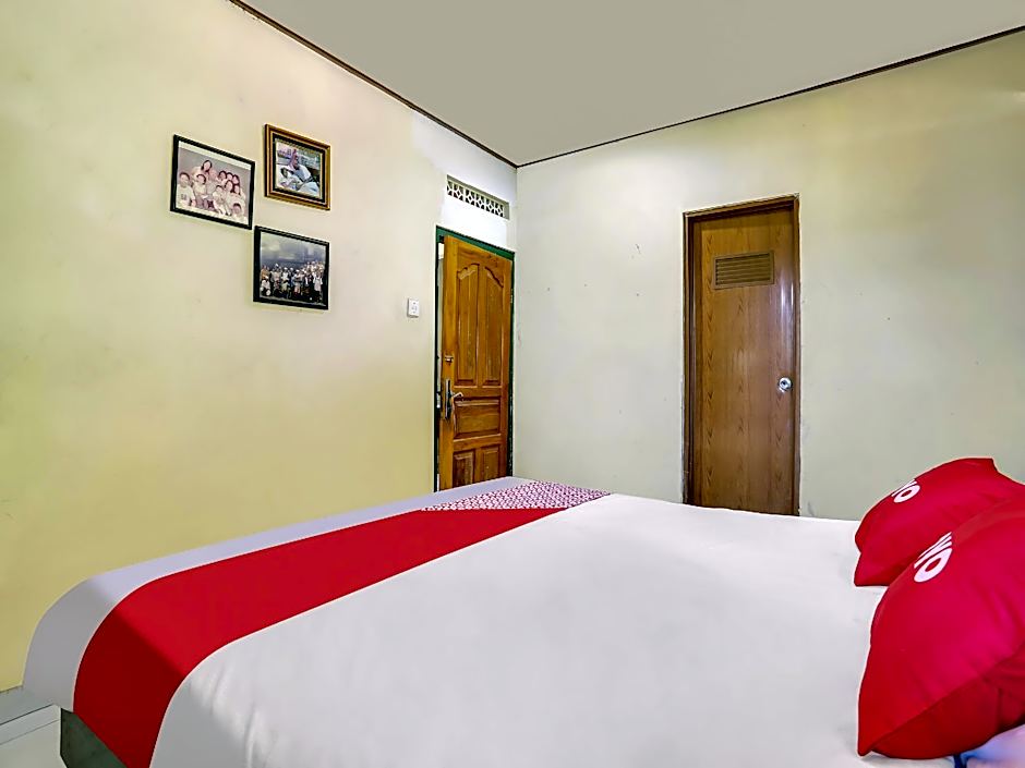 OYO Homes 91094 Desa Wisata Banyuatis