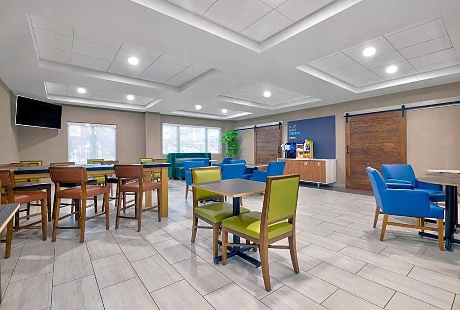 Holiday Inn Express Hotel & Suites Kansas City - Grandview By IHG