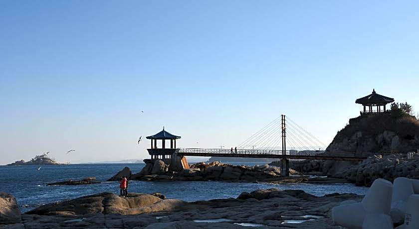 With U Hotel & Guesthouse