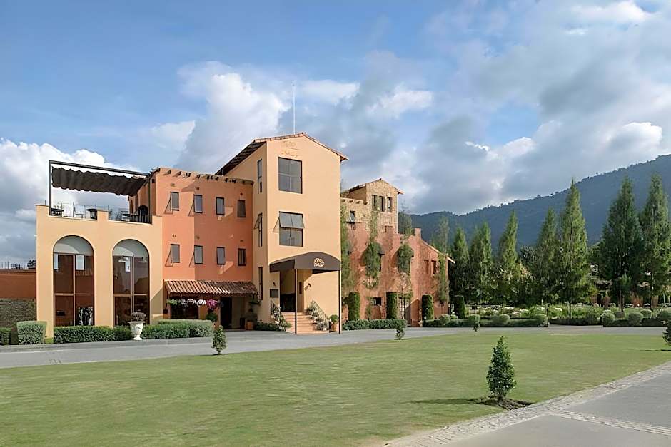Toscana Piazza by Toscana Valley