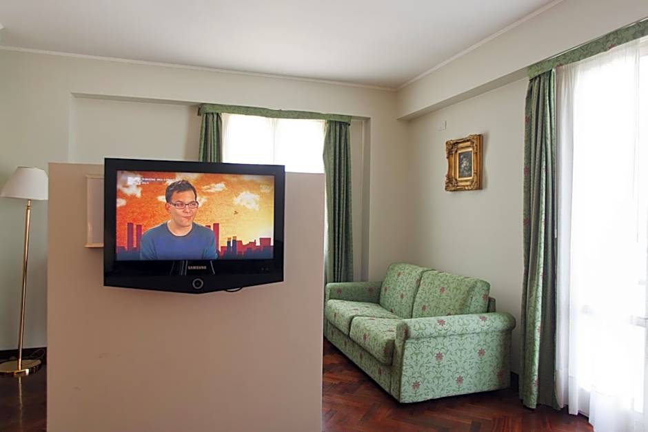 Photo 1 of 20 of Junior Suite