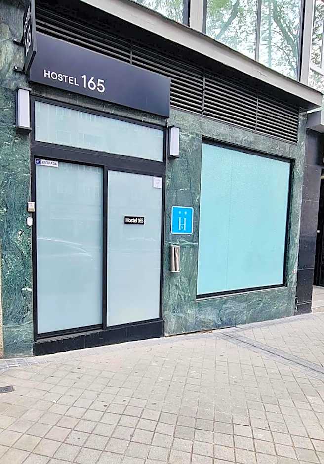 Hostel 165