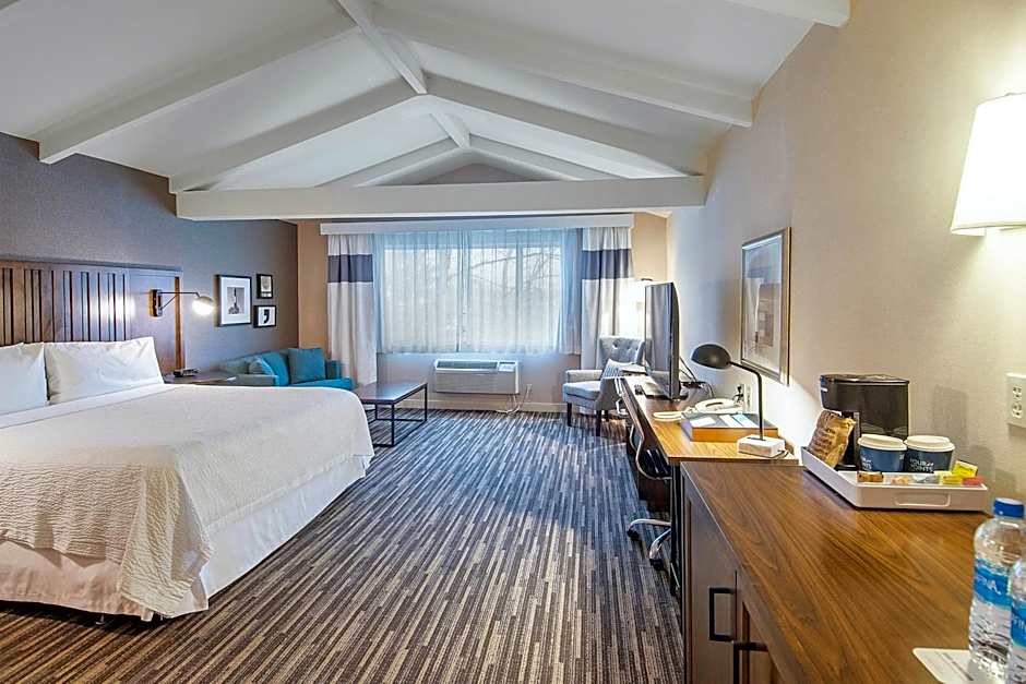 Four Points By Sheraton Melville Long Island